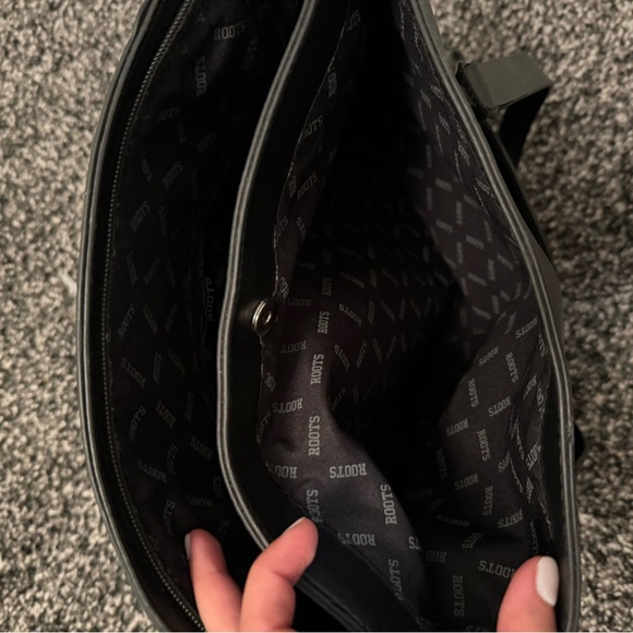 ROOTS LEATHER TOTE BAG - Picture 5 of 7
